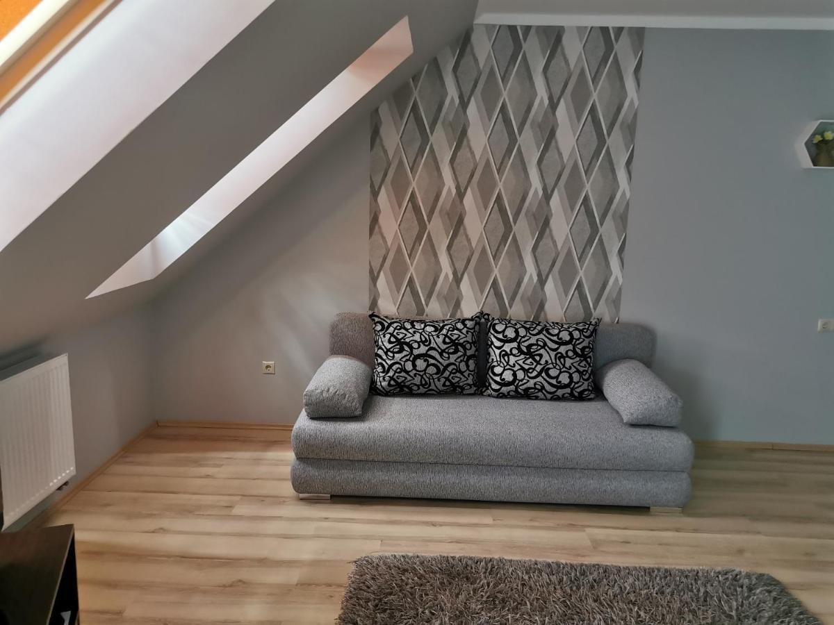 Szabo Apartman Sarvar Exterior photo