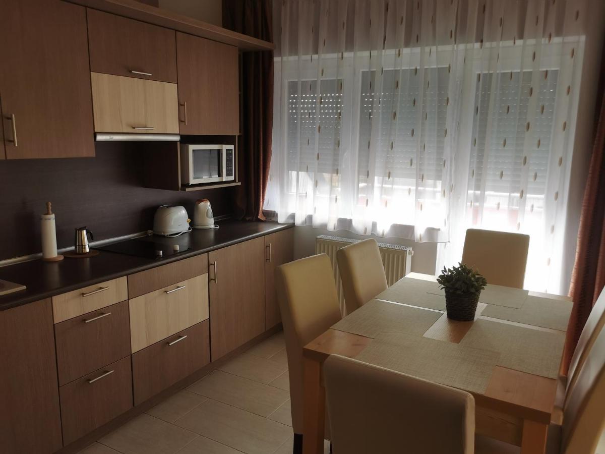 Szabo Apartman Sarvar Exterior photo